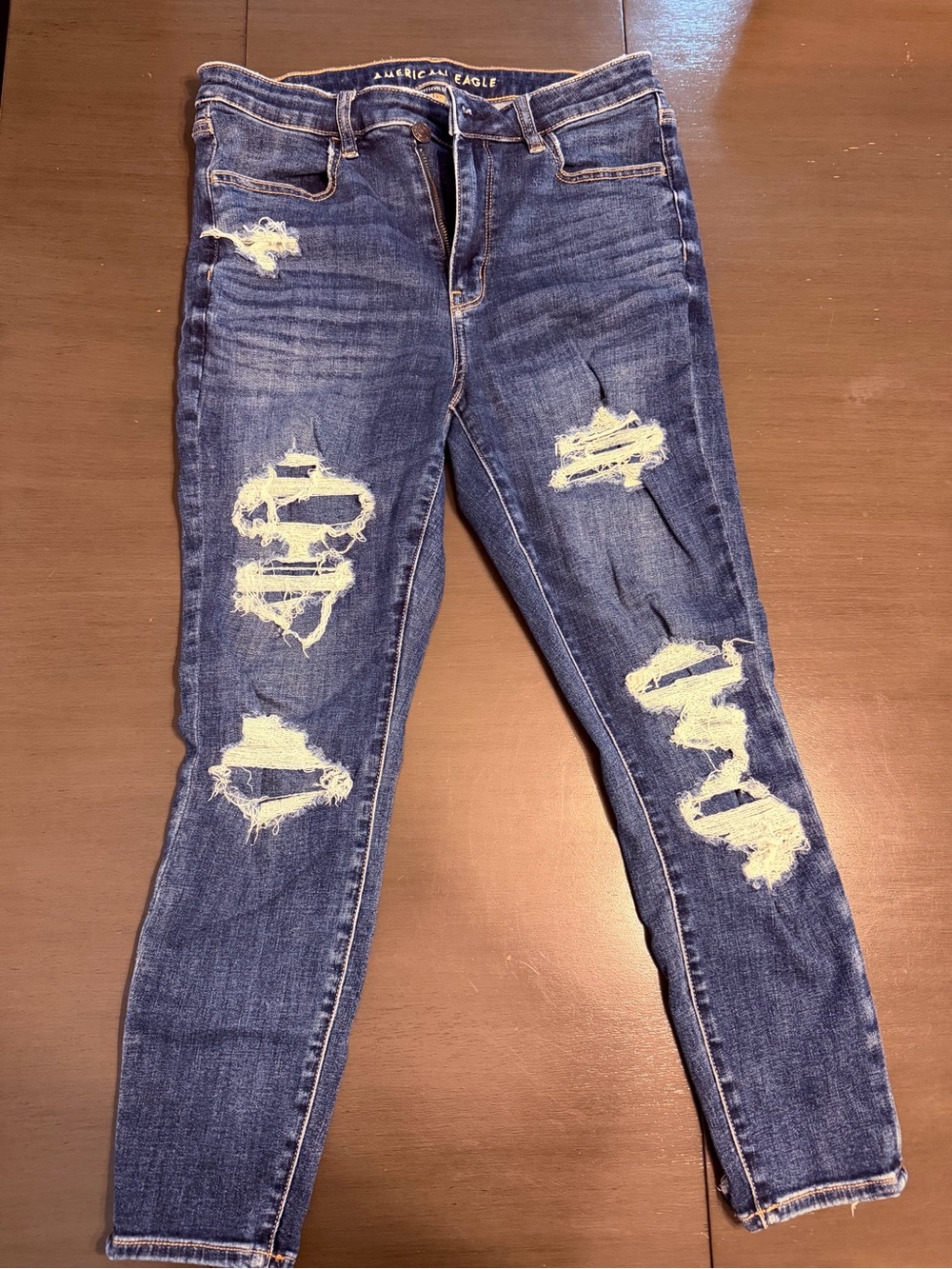Women’s size 12 American Eagle Outfitters Distressed Medium Blue Skinny Jeans